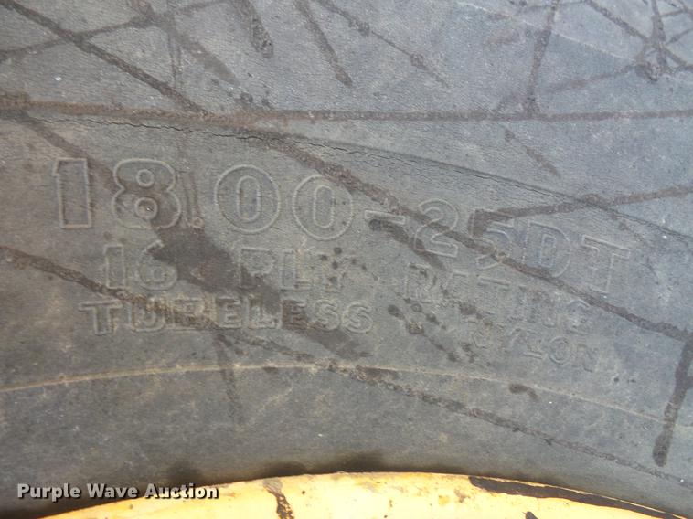 image for item DV9734 2001 Blaw Knox PF-3200 paver