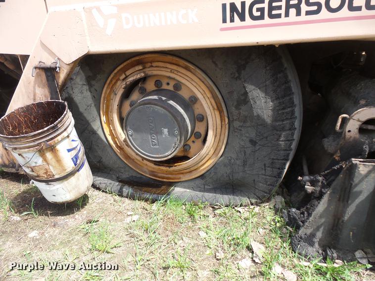 image for item DV9734 2001 Blaw Knox PF-3200 paver