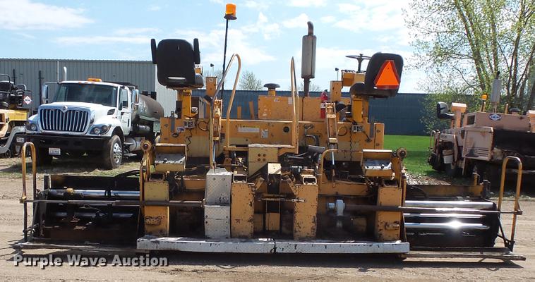image for item DV9735 1998 Blaw Knox F-3172 paver