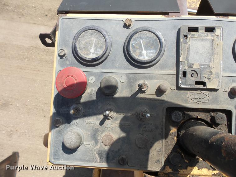 image for item DV9735 1998 Blaw Knox F-3172 paver