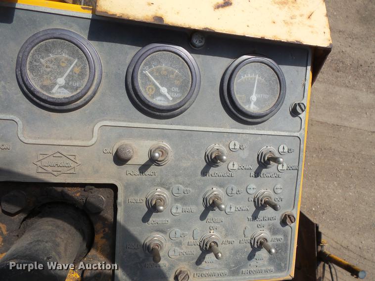 image for item DV9735 1998 Blaw Knox F-3172 paver