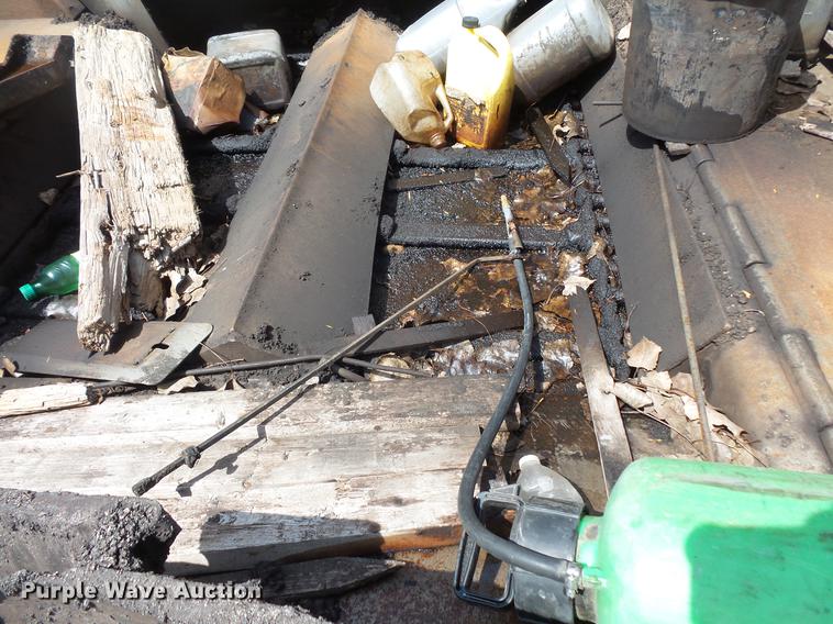 image for item DV9735 1998 Blaw Knox F-3172 paver