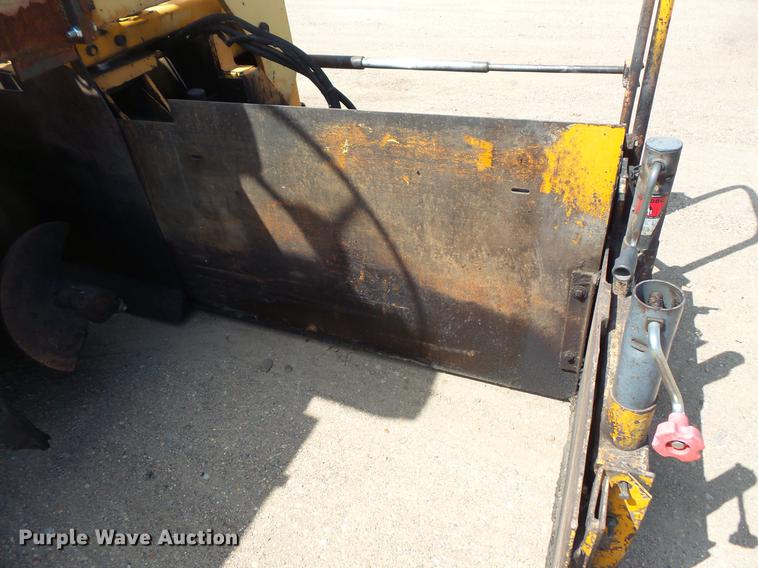 image for item DV9735 1998 Blaw Knox F-3172 paver