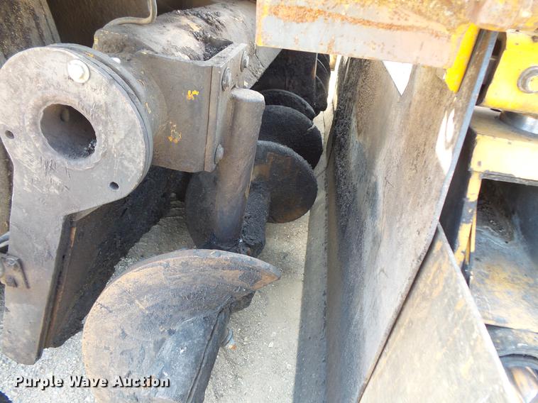 image for item DV9735 1998 Blaw Knox F-3172 paver