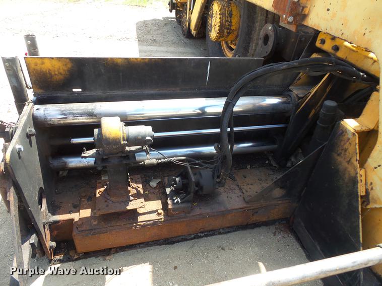 image for item DV9735 1998 Blaw Knox F-3172 paver