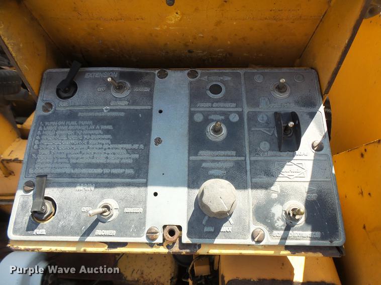 image for item DV9735 1998 Blaw Knox F-3172 paver