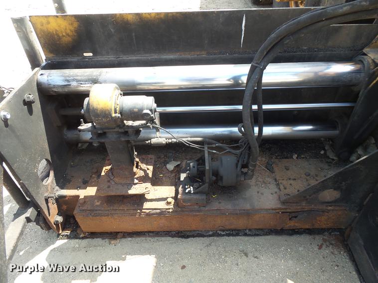 image for item DV9735 1998 Blaw Knox F-3172 paver