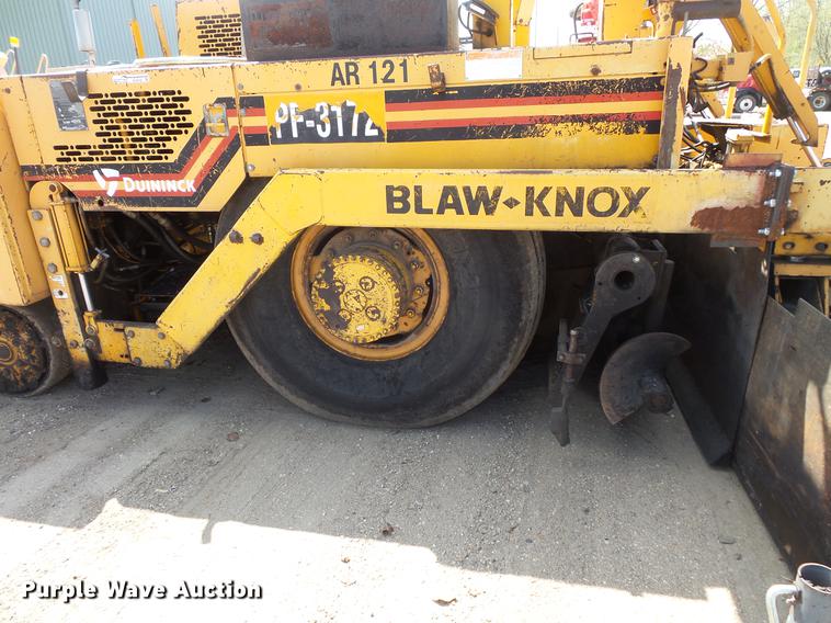 image for item DV9735 1998 Blaw Knox F-3172 paver