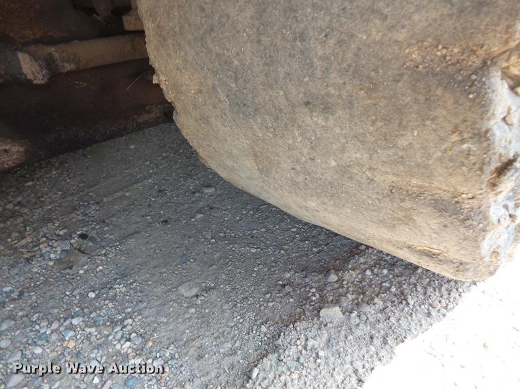 image for item DV9735 1998 Blaw Knox F-3172 paver