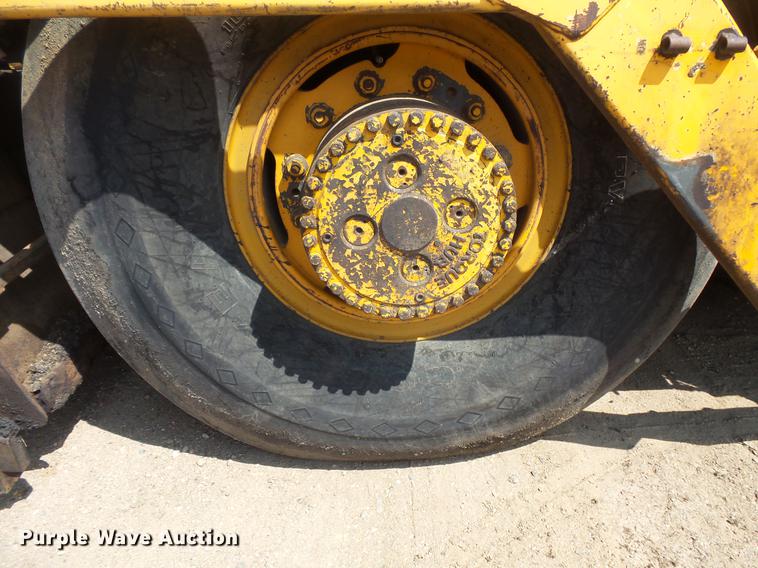 image for item DV9735 1998 Blaw Knox F-3172 paver