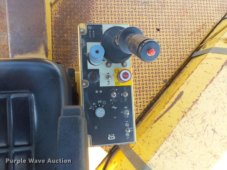 image for item DV9736 2000 Caterpillar CB-634C double drum vibratory roller