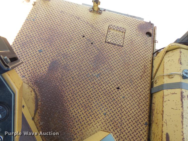 image for item DV9736 2000 Caterpillar CB-634C double drum vibratory roller