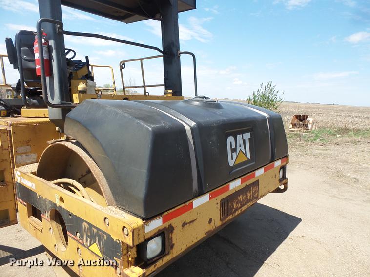 image for item DV9736 2000 Caterpillar CB-634C double drum vibratory roller