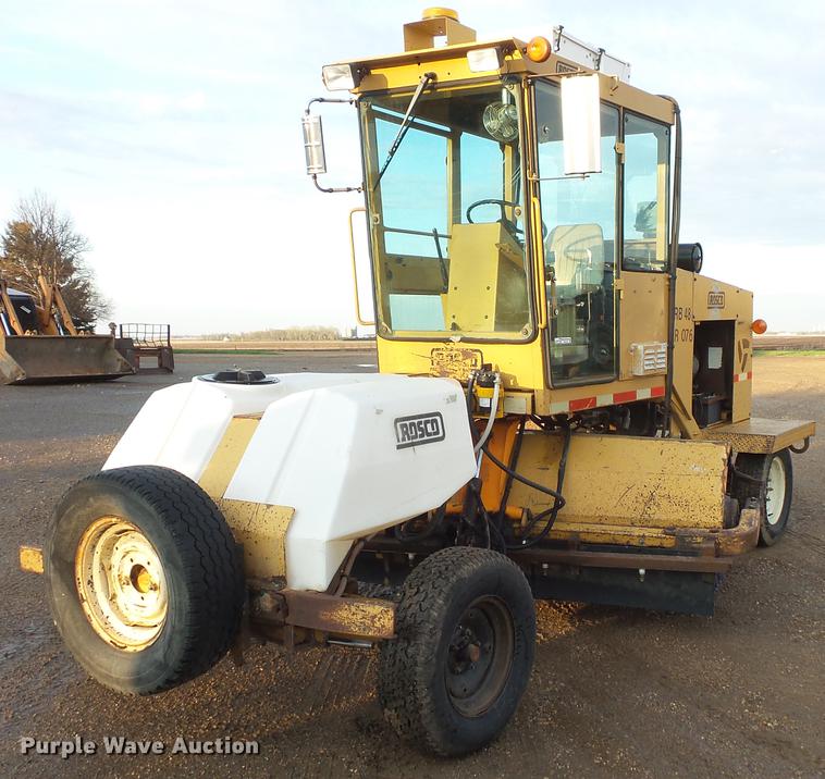 image for item DV9739 1996 Rosco RB-48 broom