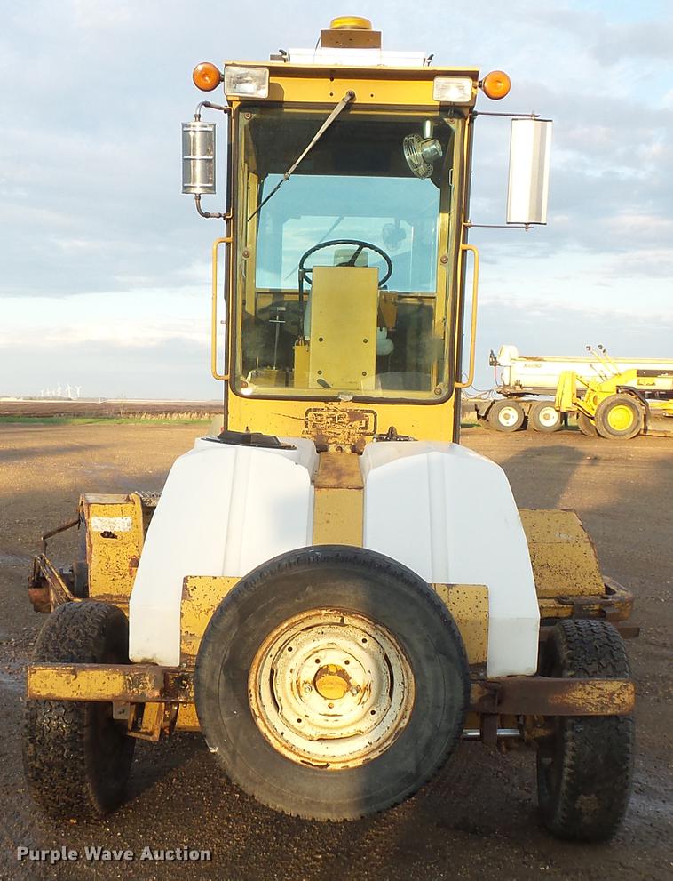 image for item DV9739 1996 Rosco RB-48 broom