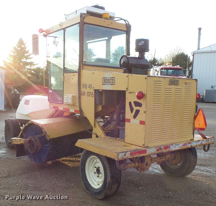 image for item DV9739 1996 Rosco RB-48 broom