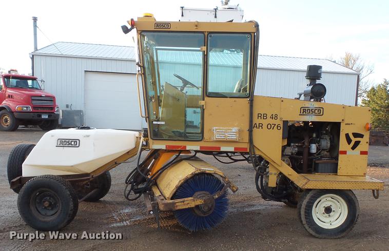 image for item DV9739 1996 Rosco RB-48 broom