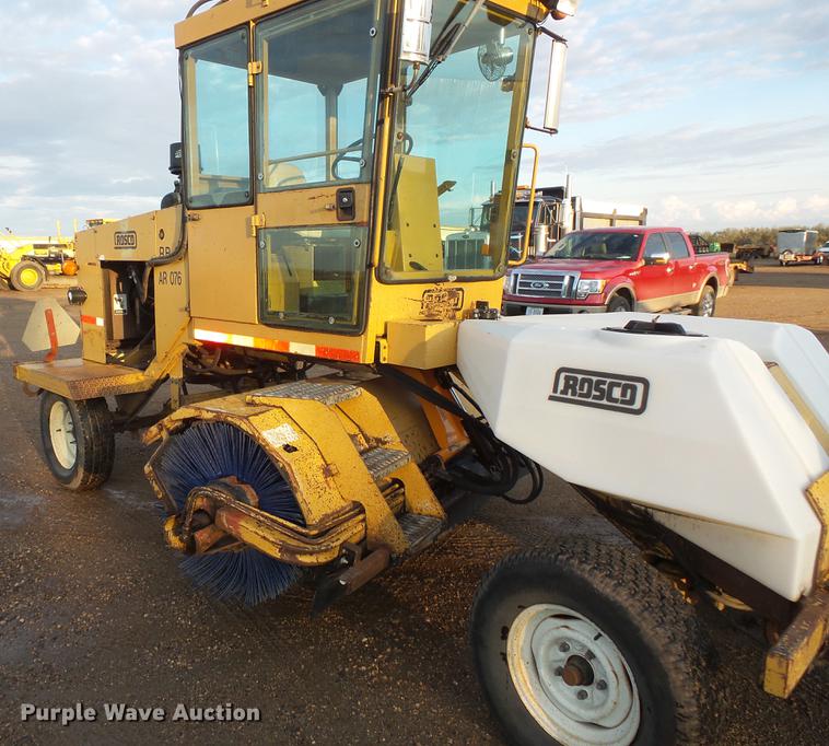 image for item DV9739 1996 Rosco RB-48 broom