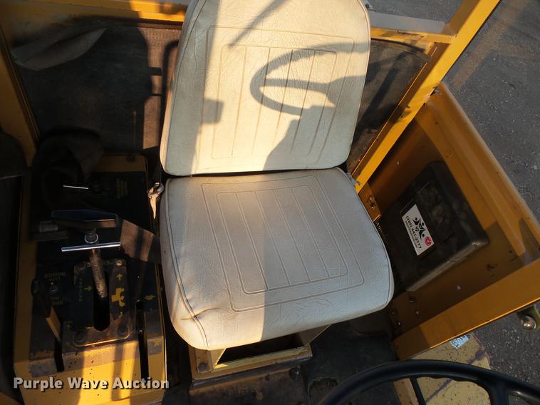 image for item DV9739 1996 Rosco RB-48 broom