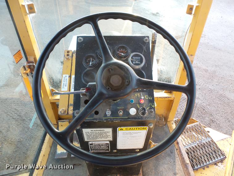 image for item DV9739 1996 Rosco RB-48 broom