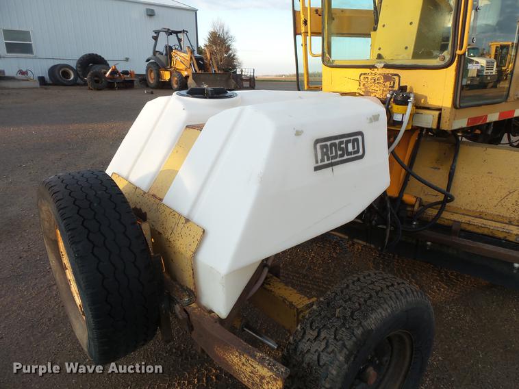 image for item DV9739 1996 Rosco RB-48 broom