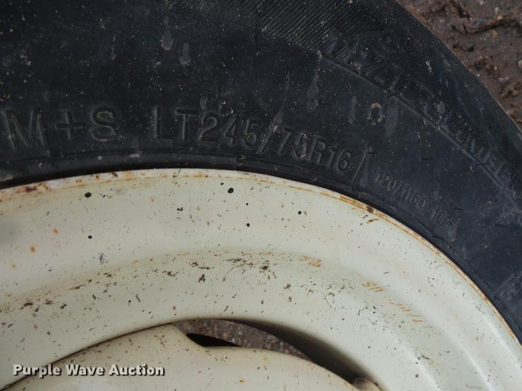 image for item DV9739 1996 Rosco RB-48 broom