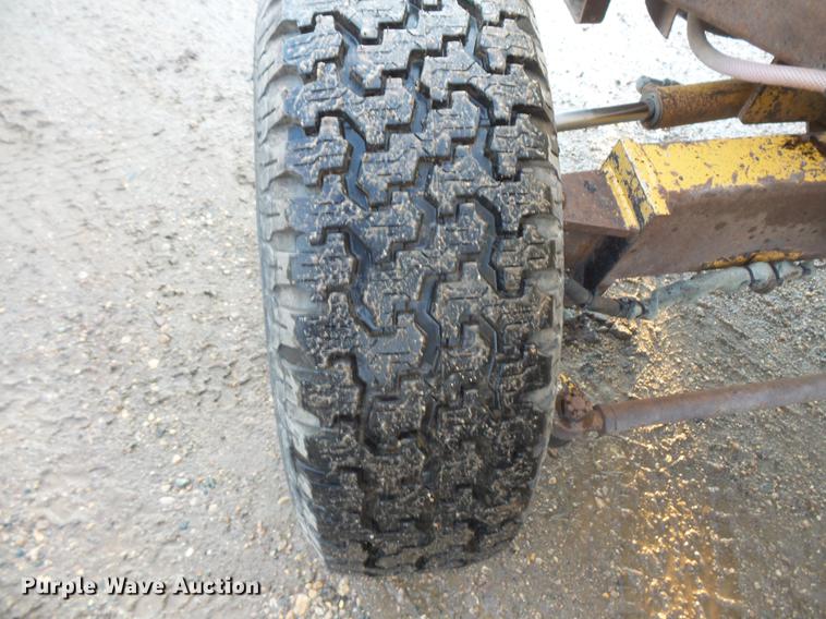 image for item DV9739 1996 Rosco RB-48 broom