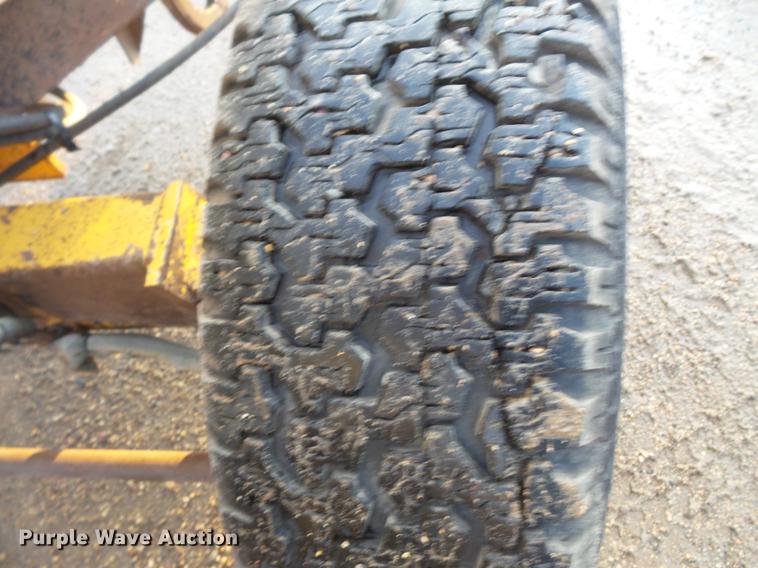 image for item DV9739 1996 Rosco RB-48 broom