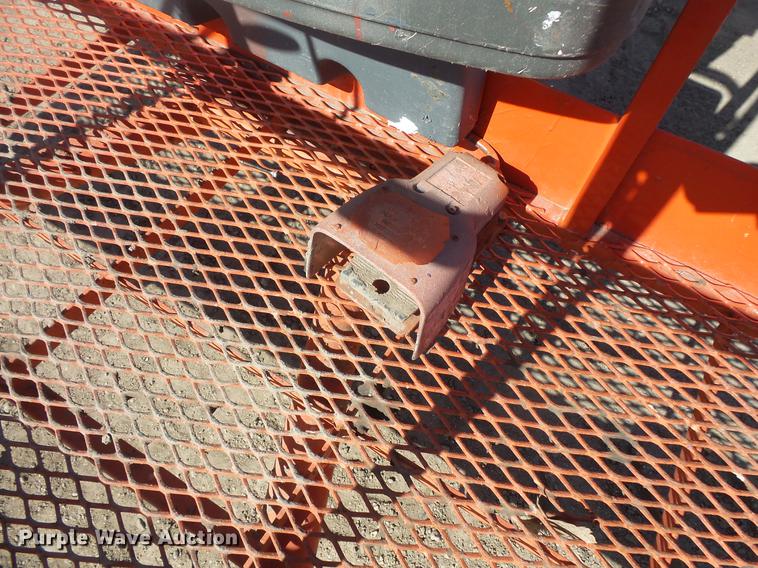 image for item DW9721 1991 JLG 450A boom lift