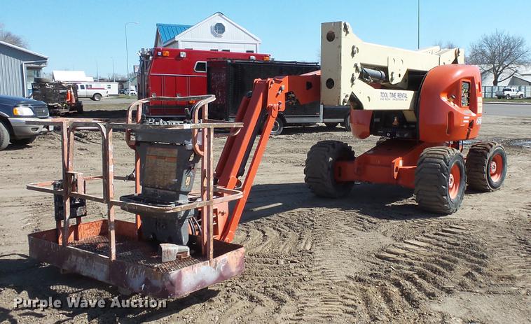image for item DW9722 2000 JLG 450AJ boom lift