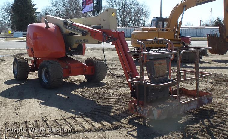 image for item DW9722 2000 JLG 450AJ boom lift
