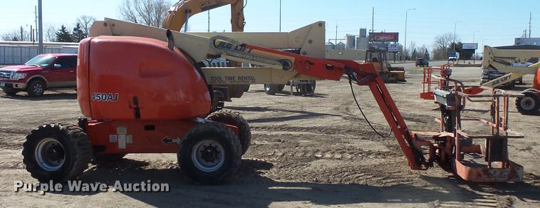image for item DW9722 2000 JLG 450AJ boom lift
