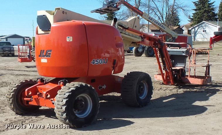 image for item DW9722 2000 JLG 450AJ boom lift