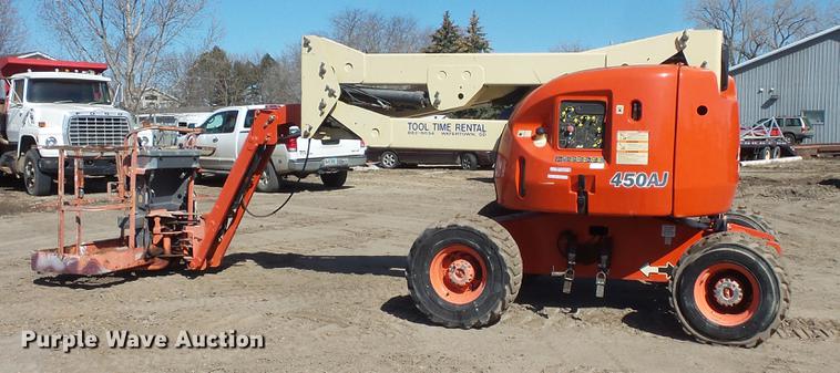 image for item DW9722 2000 JLG 450AJ boom lift
