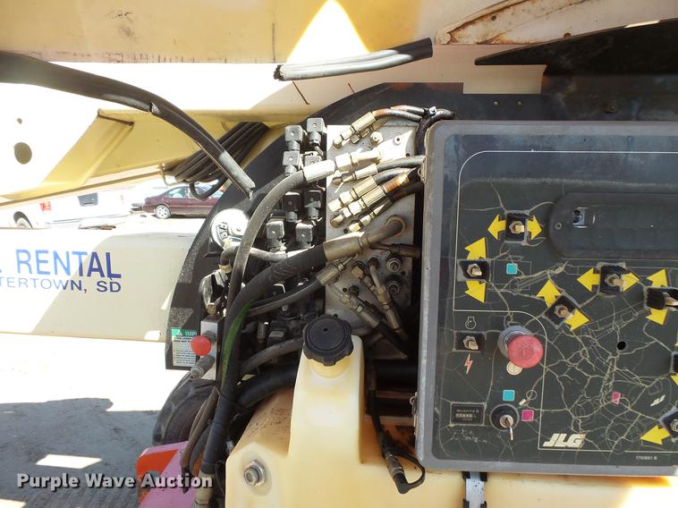image for item DW9722 2000 JLG 450AJ boom lift