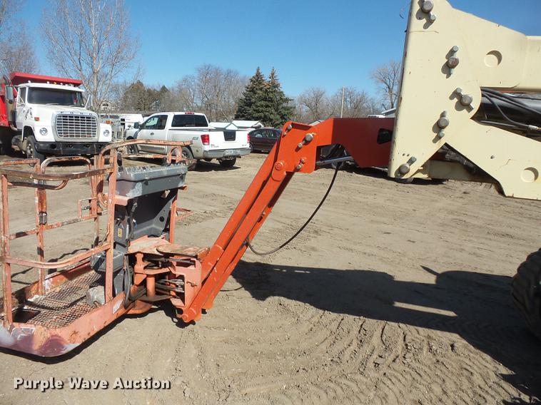 image for item DW9722 2000 JLG 450AJ boom lift