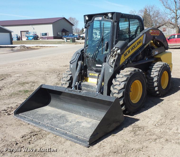image for item DW9723 2015 New Holland L228 skid steer