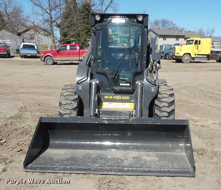 image for item DW9723 2015 New Holland L228 skid steer
