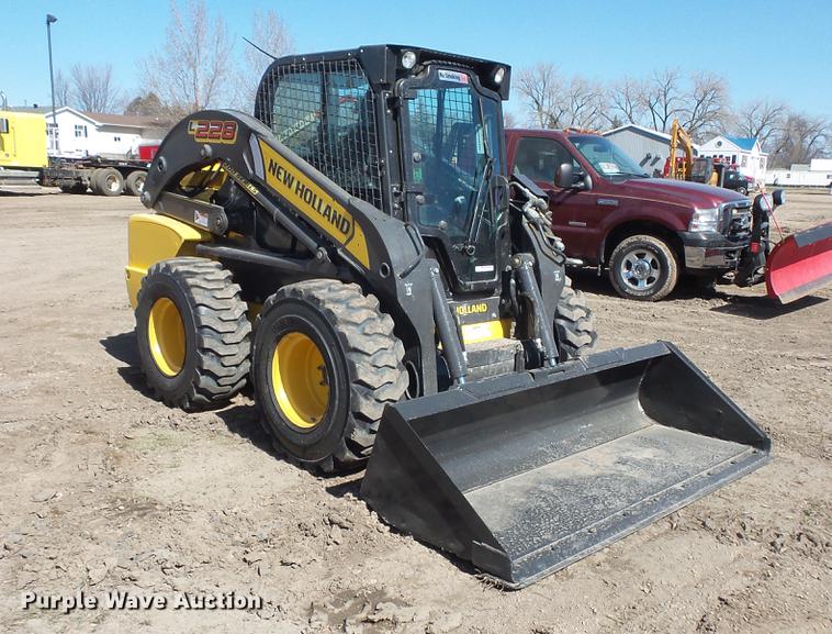 image for item DW9723 2015 New Holland L228 skid steer