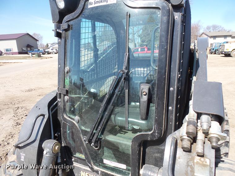 image for item DW9723 2015 New Holland L228 skid steer