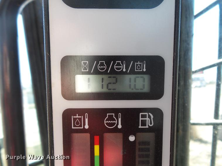 image for item DW9723 2015 New Holland L228 skid steer