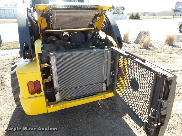 image for item DW9723 2015 New Holland L228 skid steer