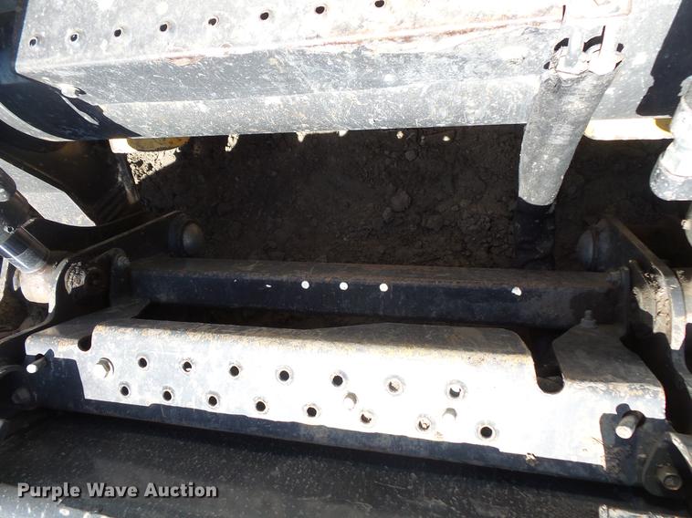 image for item DW9723 2015 New Holland L228 skid steer