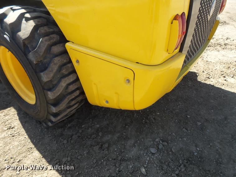 image for item DW9723 2015 New Holland L228 skid steer