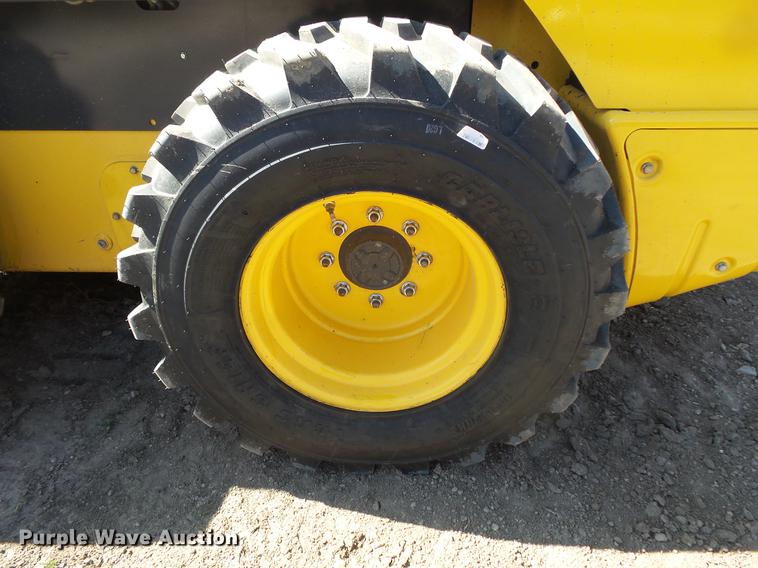 image for item DW9723 2015 New Holland L228 skid steer