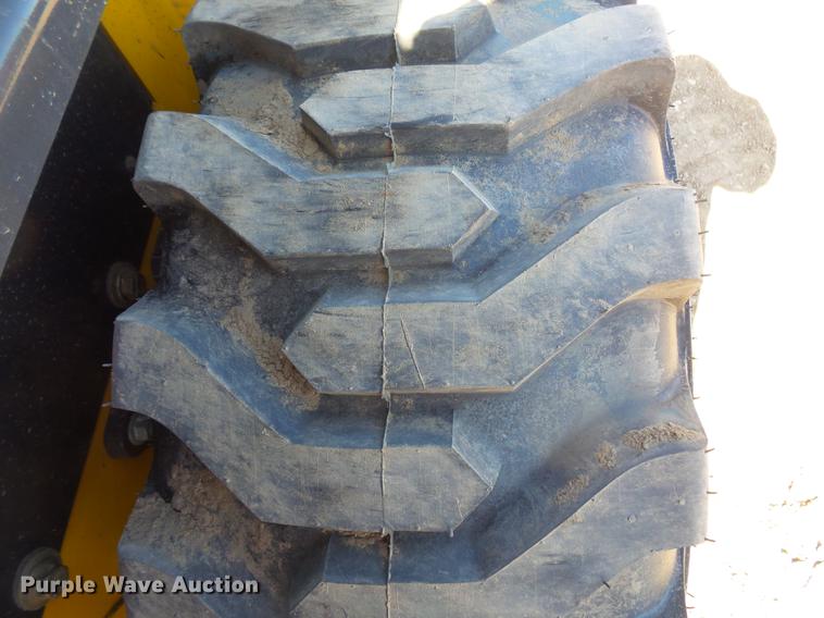 image for item DW9723 2015 New Holland L228 skid steer