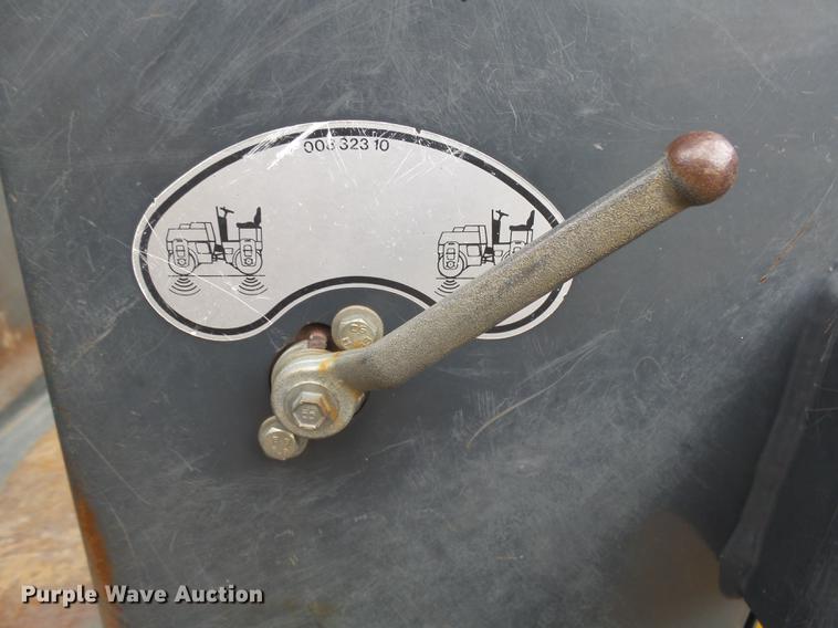 image for item DX9095 2001 Bomag BW120AD-3 double drum vibratory roller