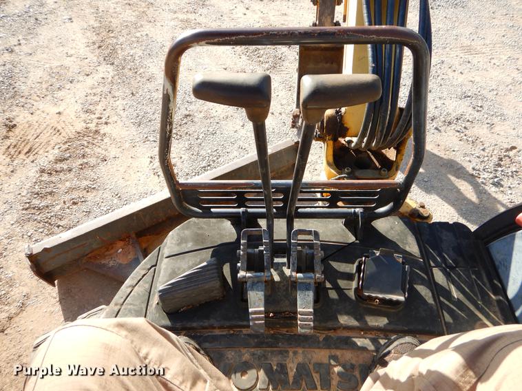 image for item EI9088 2007 Komatsu PC27MR-2 mini excavator