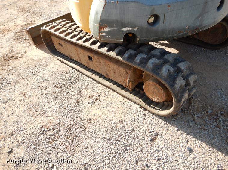 image for item EI9088 2007 Komatsu PC27MR-2 mini excavator