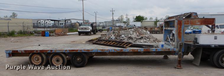 image for item EI9098 1982 Equipment trailer